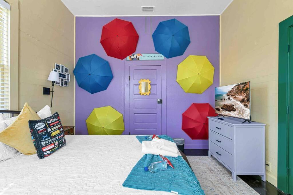 Friends Airbnb Themed 2Bed 2Bath Walkable To All Of Ybor Тампа Екстер'єр фото
