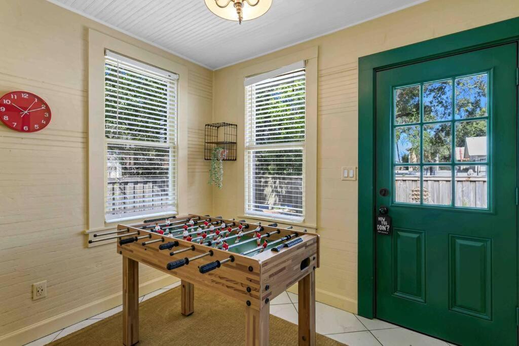 Friends Airbnb Themed 2Bed 2Bath Walkable To All Of Ybor Тампа Екстер'єр фото